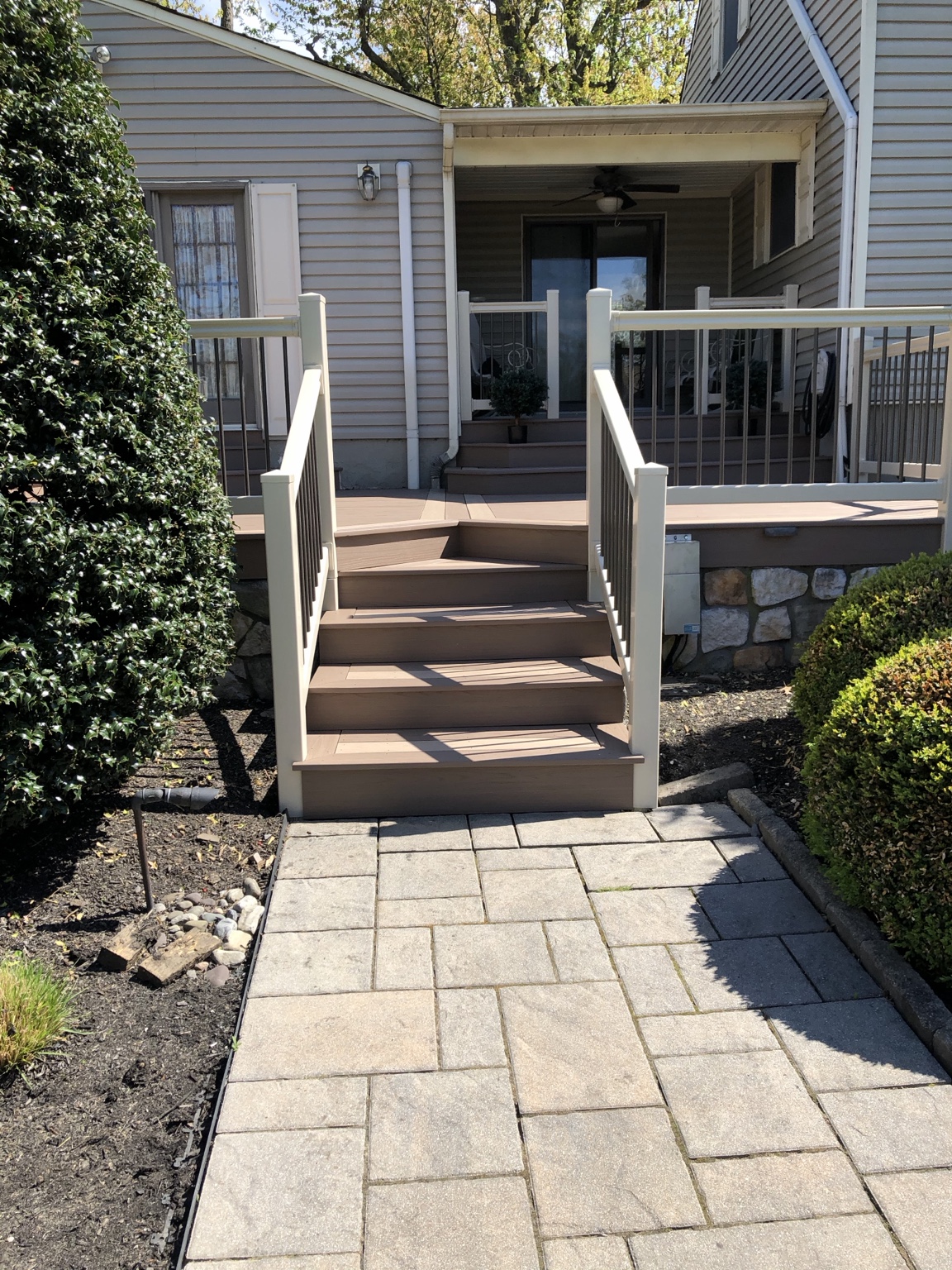Multi-Level Composite Deck project photo 7
