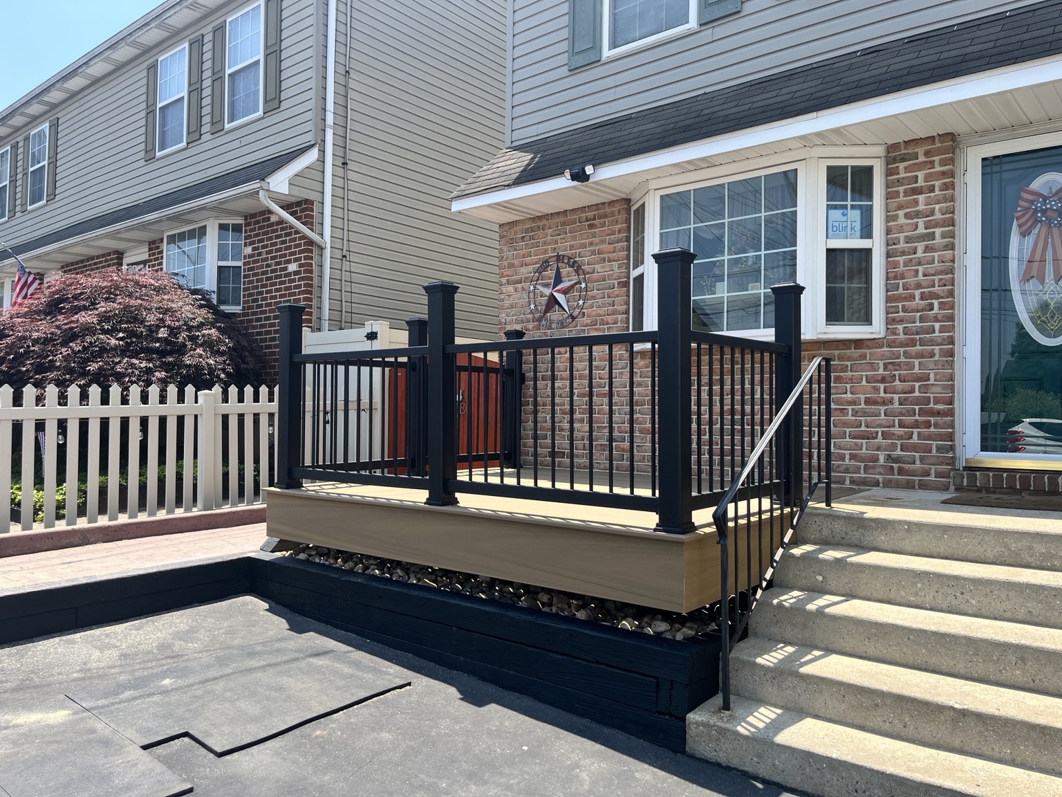 Front Entry Composite Deck project photo 4