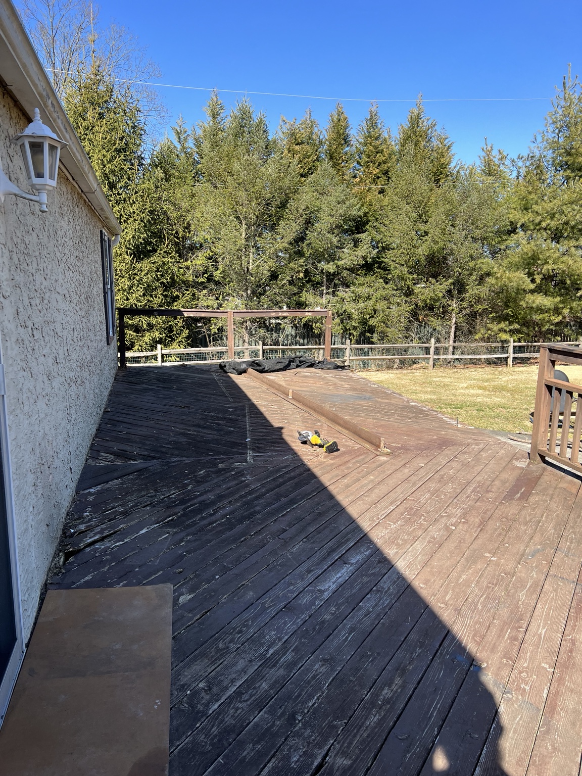 Two-Tone Composite Deck project photo 1